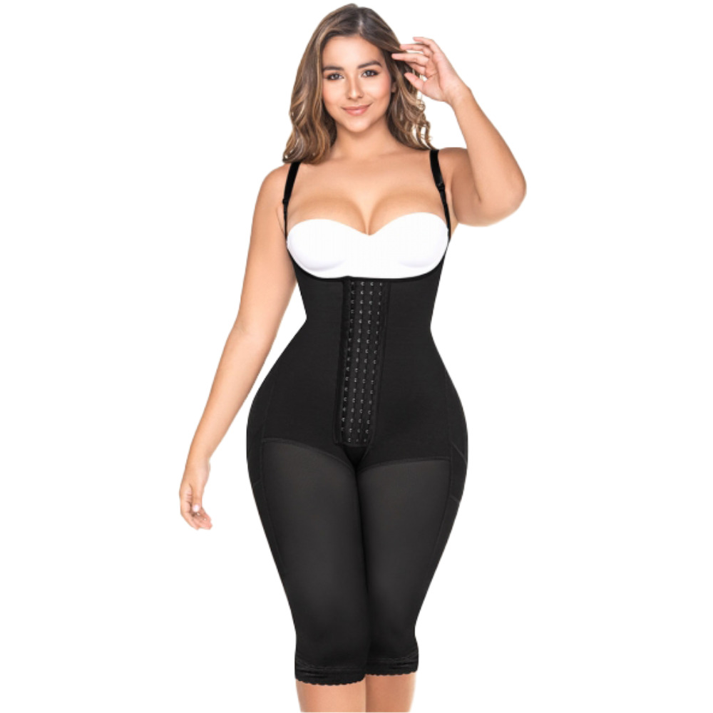 Corset 101: How to tuck your lower stomach into your corset for a